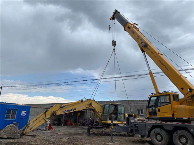 蓬莱市25吨吊车的工作半径是多少？