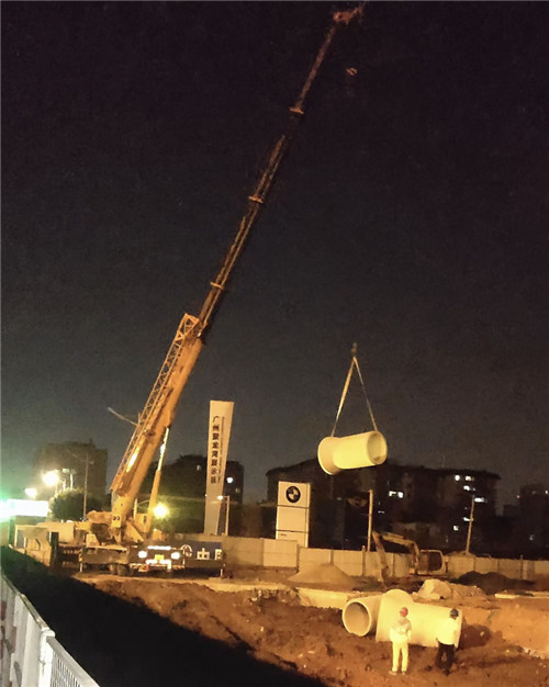 蓬莱市“弯臂矫正”—— 吊车的 “形变补偿” 技术